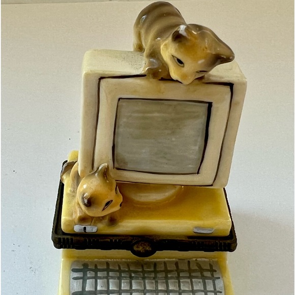 Adorable, vintage ceramic pill or trinket “cats on a computer” - Picture 6 of 7